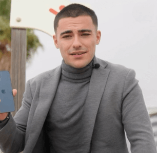 Fernando Ruiz de Velasco, creador de La Semana de la Inversión, durante una presentación en exteriores.