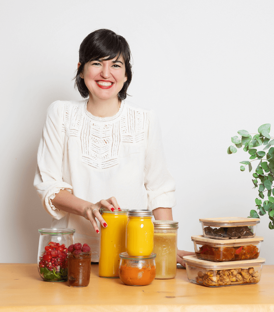 Lucía Gómez, creadora del Método S.A.N.O., junto a recetas reales y comida saludable hecha con amor y equilibrio.