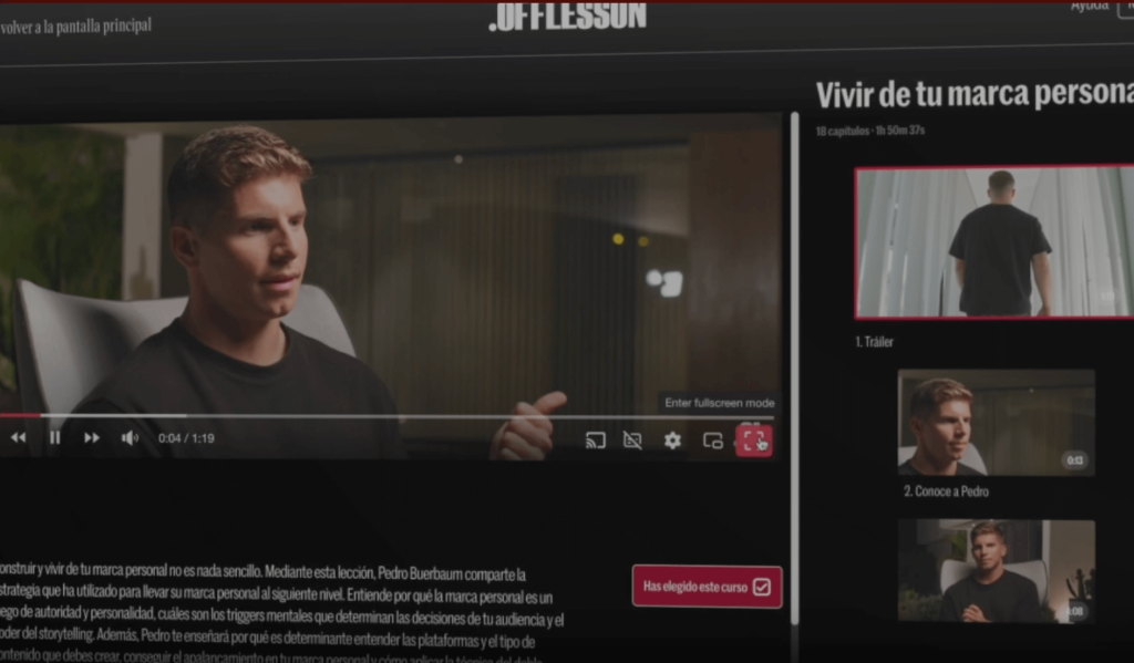 Pedro Buerbaum impartiendo una clase sobre marca personal en OffLesson, disponible también en formato podcast para escuchar desde cualquier lugar