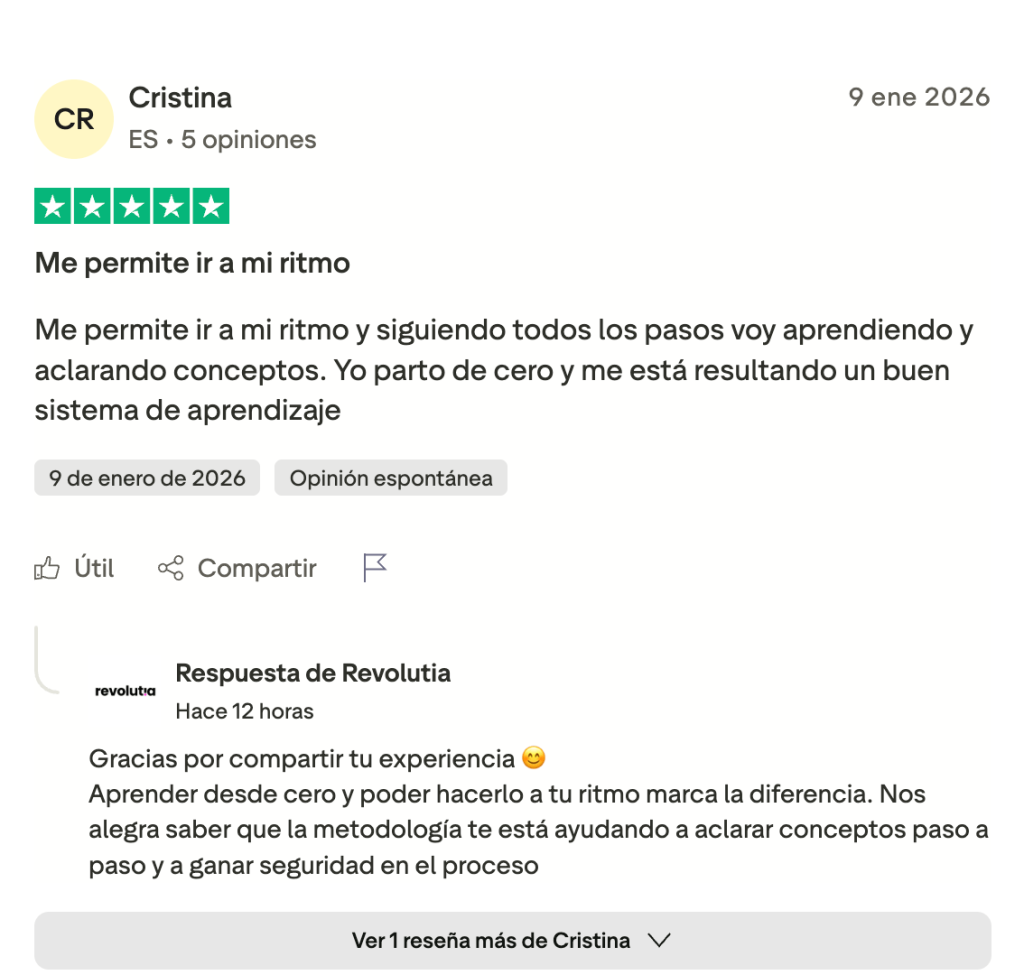 Reseña de alumno sobre Revolutia en formato captura de pantalla.